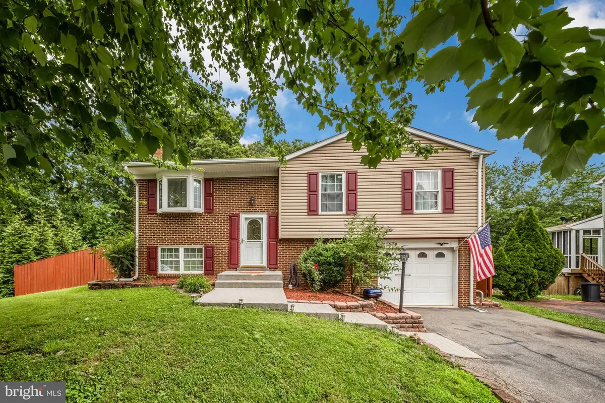 5574 Neddleton Ave, Woodbridge, VA 22193 - #1