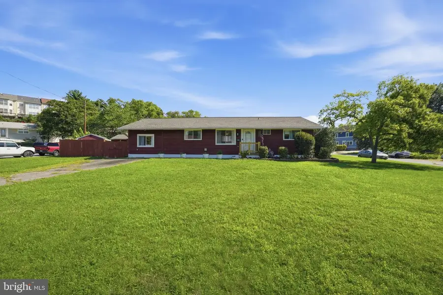906 Wingfield Rd, Woodbridge, VA 22191 - #2