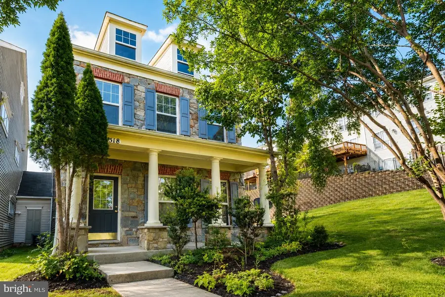 16518 Bobster Ct, Woodbridge, VA 22191 - #2
