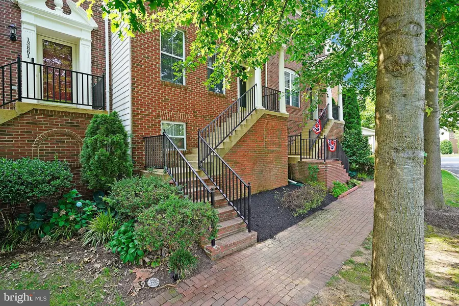 13863 Palisades St, Woodbridge, VA 22191 - #2
