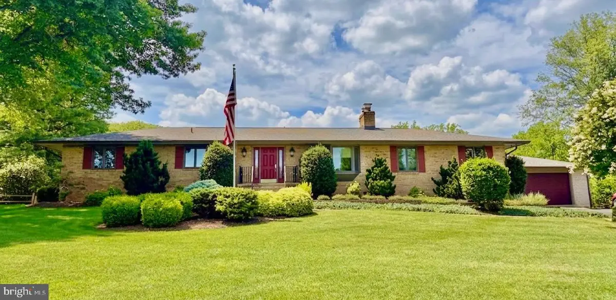 4560 Lawnvale Dr, Gainesville, VA 20155 - #1