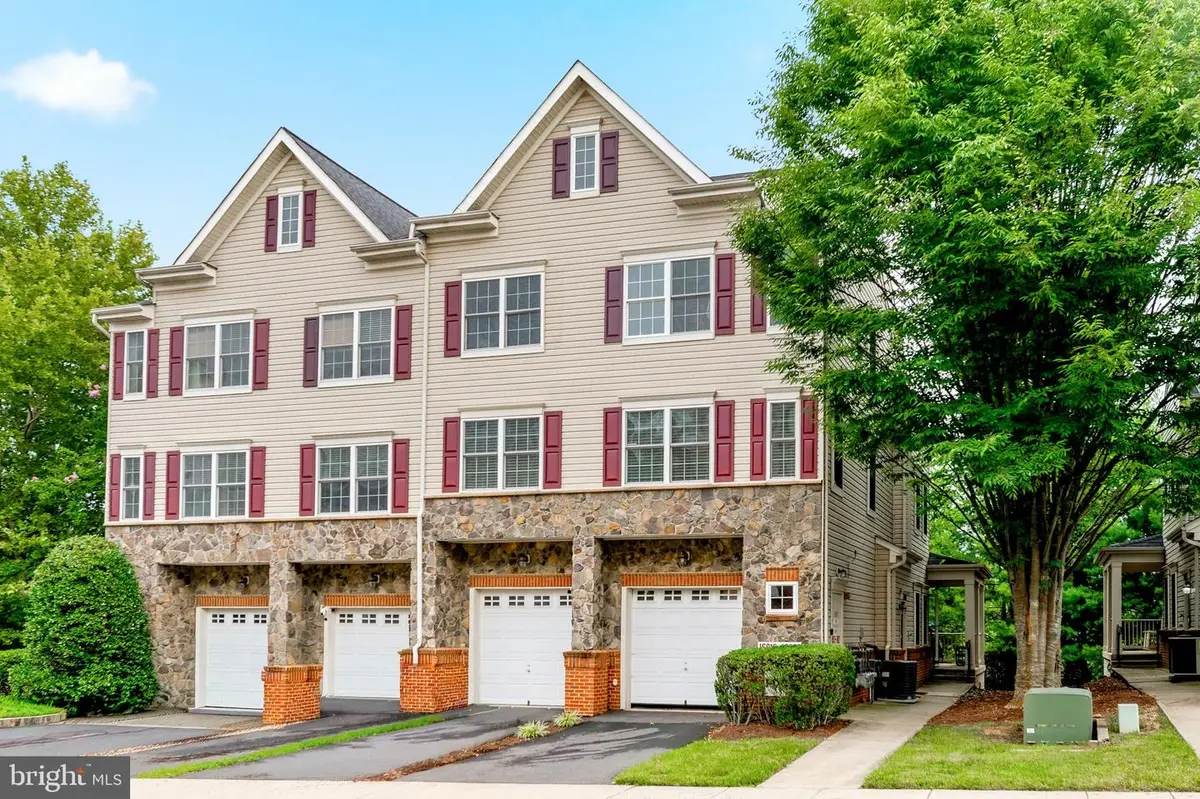 16821 Nuttal Oak Pl #4, Woodbridge, VA 22191 - #1