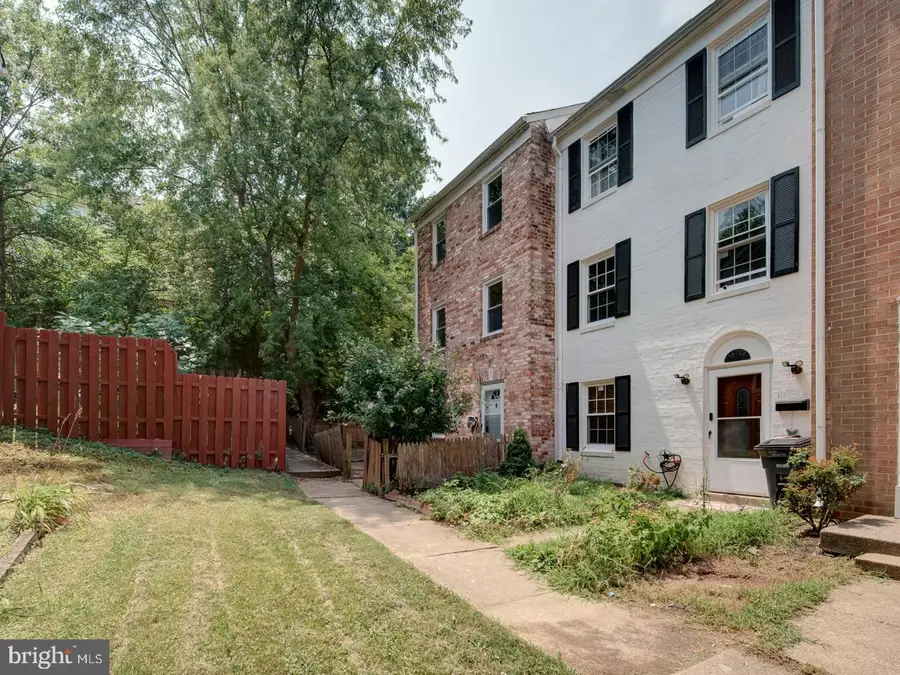 16708 Chowning Ct, Woodbridge, VA 22191 - #2