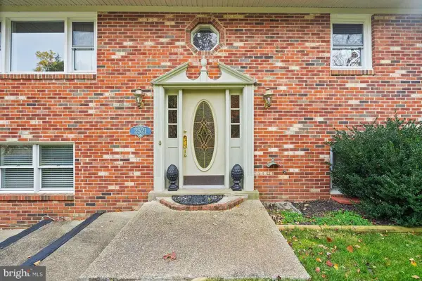 2521 Youngs Dr, HAYMARKET, VA 20169