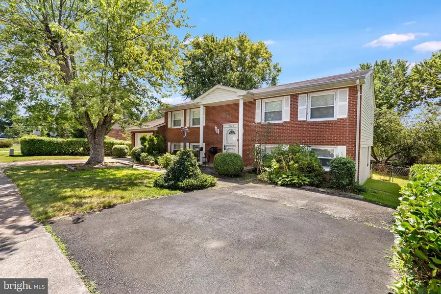 13203 Hillendale Dr, Woodbridge, VA 22193 - #2