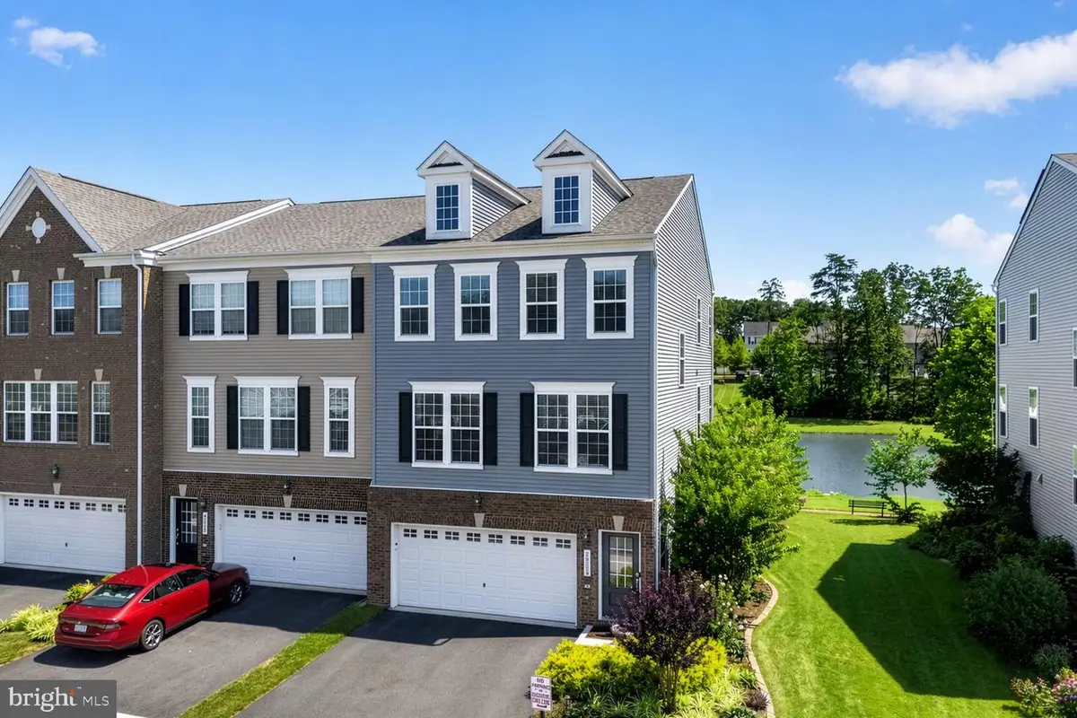 8962 Englewood Farms Dr, Manassas, VA 20112 - #1