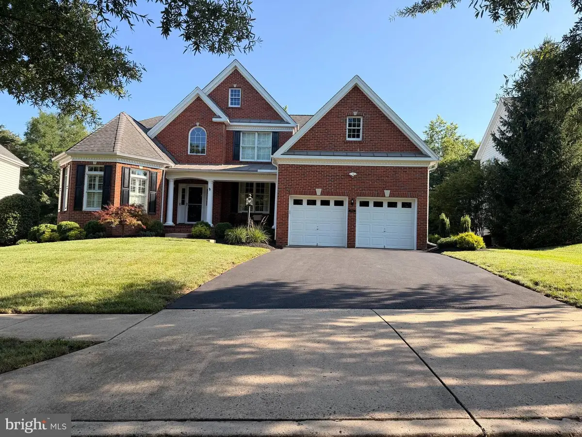 5762 Waterloo Bridge Cir, Haymarket, VA 20169 - #1