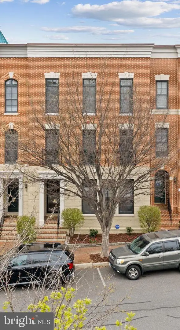 492 Harbor Side St, Woodbridge, VA 22191 - #1