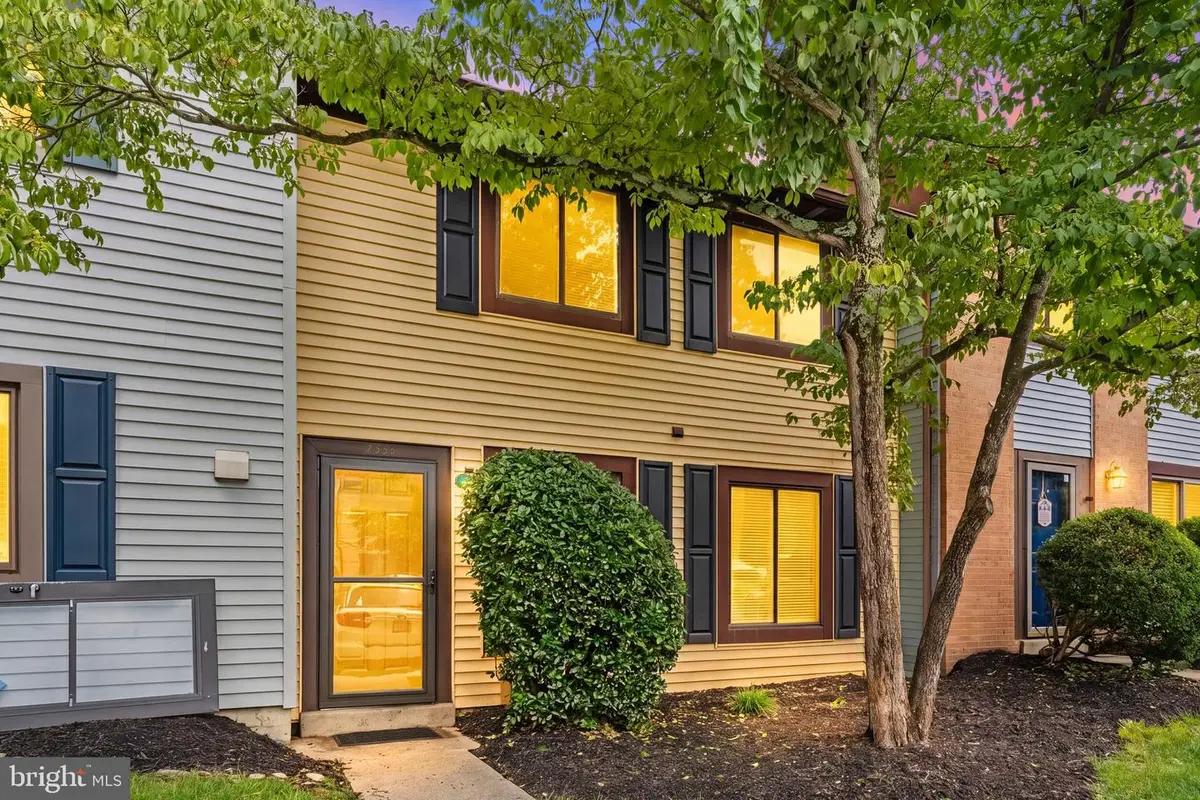 2555 Fox Ridge Ct, Woodbridge, VA 22192 - #1