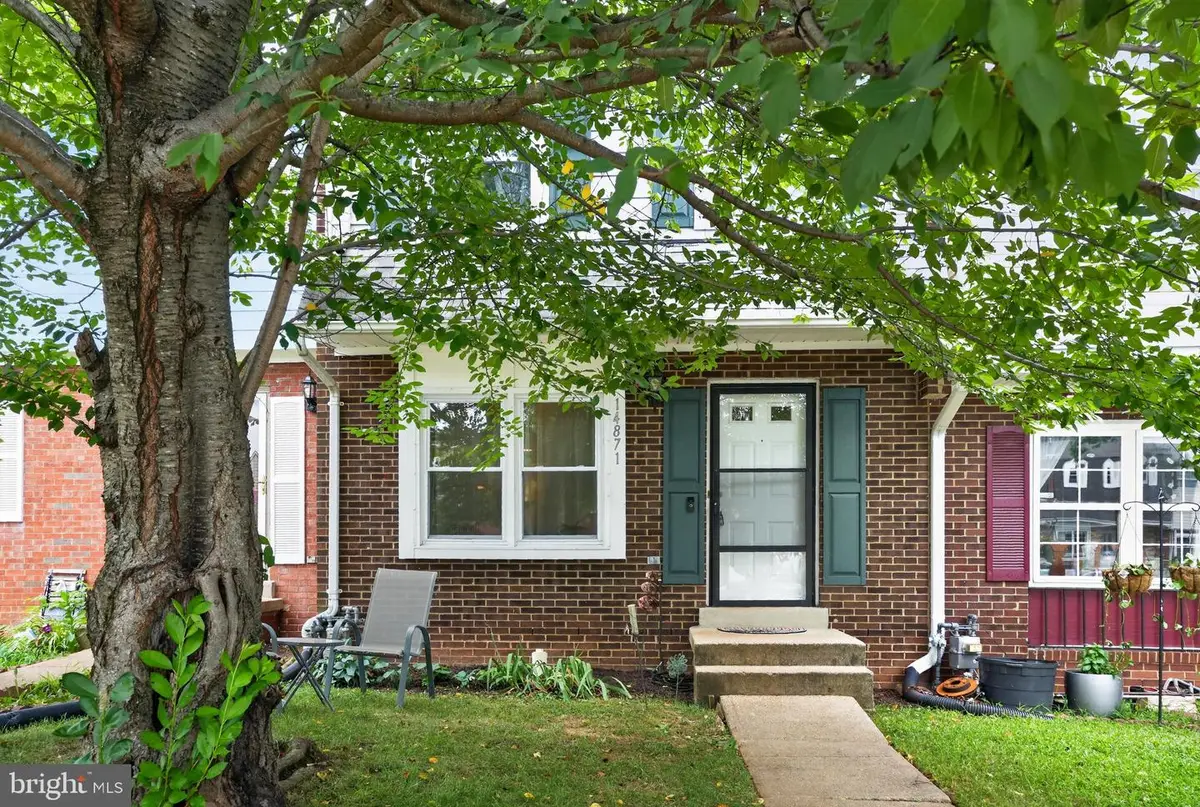 14871 Emberdale Dr, Woodbridge, VA 22193 - #1