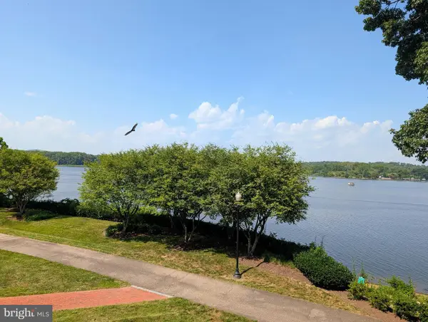 440 Belmont Bay #215, WOODBRIDGE, VA 22191