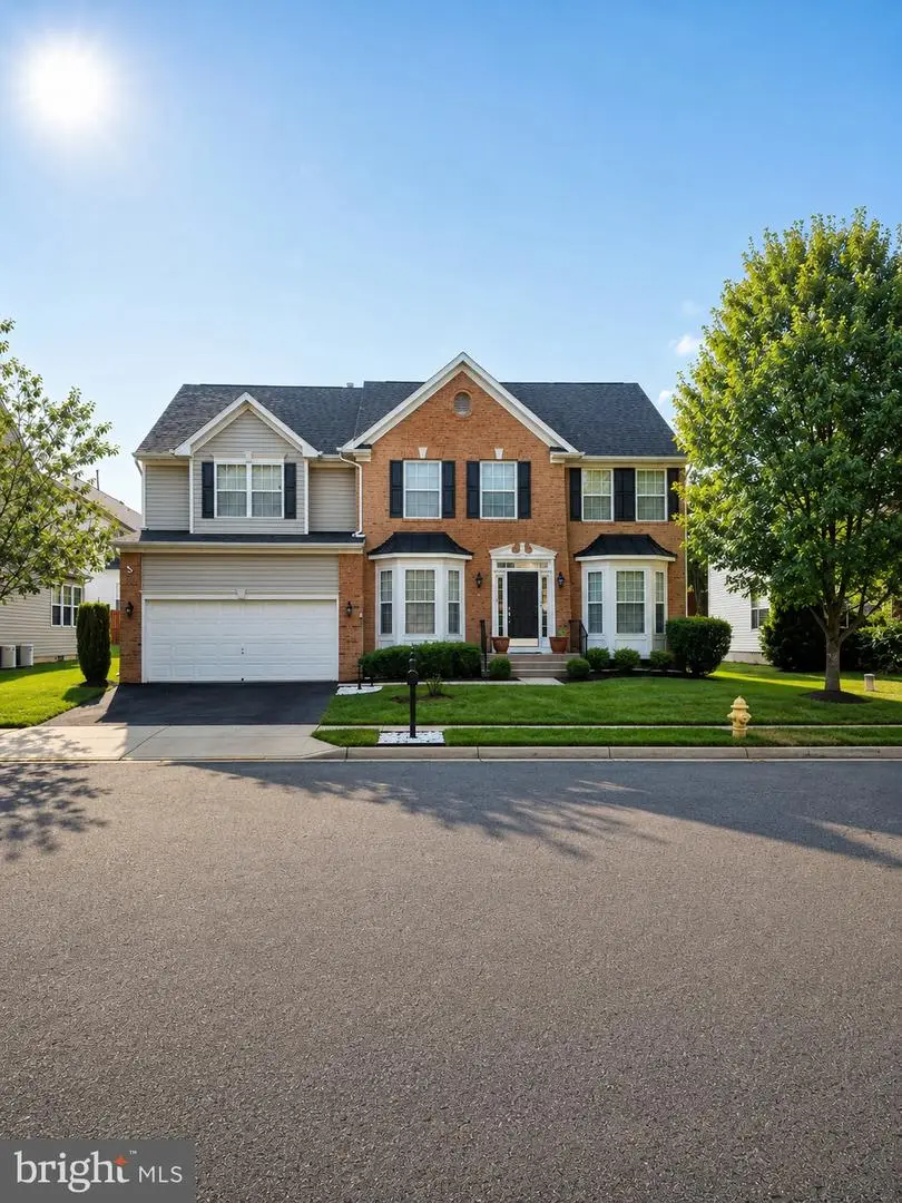 5394 Macdonald Rd, Woodbridge, VA 22193 - #1