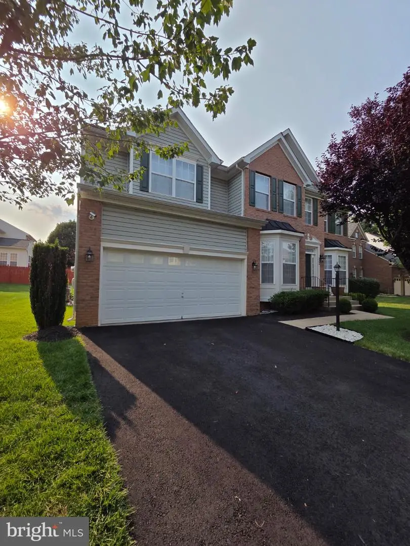 5394 Macdonald Rd, Woodbridge, VA 22193 - #2