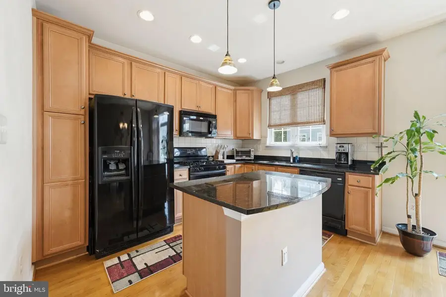 7033 Little Thames Dr, Gainesville, VA 20155 - #3