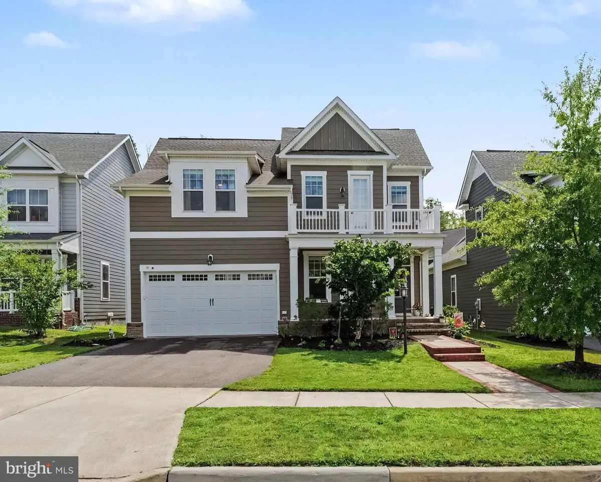 17929 Woods View Dr, Dumfries, VA 22026 - #1