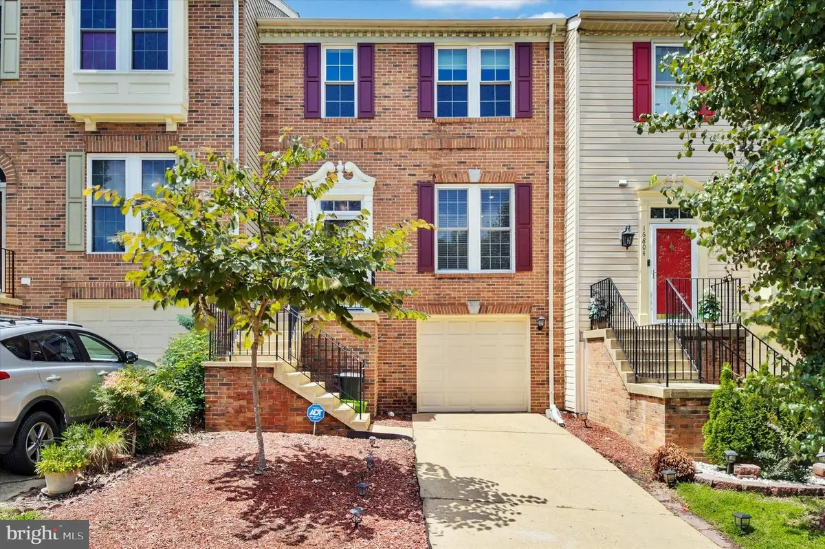 16808 Capon Tree Ln, Woodbridge, VA 22191 - #1