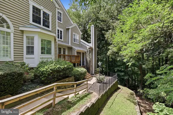 315 Overlook Dr #315, OCCOQUAN, VA 22125