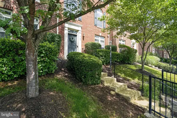 2195 Potomac Club Pkwy, WOODBRIDGE, VA 22191
