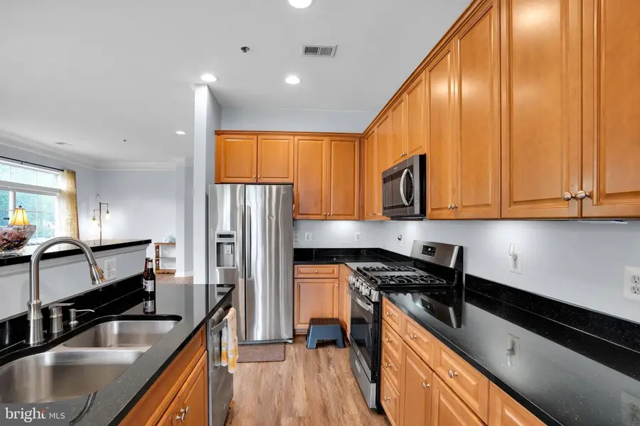 680 Watermans Dr #105, Woodbridge, VA 22191 - #3