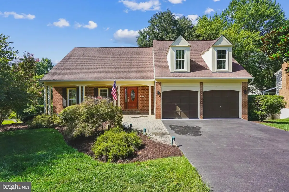12851 Valleywood Dr, Woodbridge, VA 22192 - #1