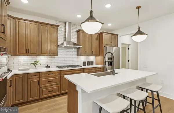 6127 Azurite Way, HAYMARKET, VA 20169
