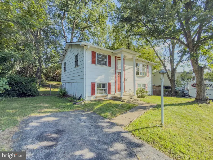 4509 Hamilton Dr, Woodbridge, VA 22193 - #2