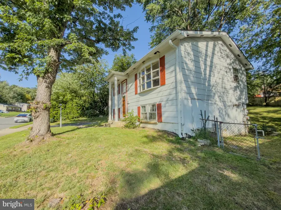 4509 Hamilton Dr, Woodbridge, VA 22193 - #3