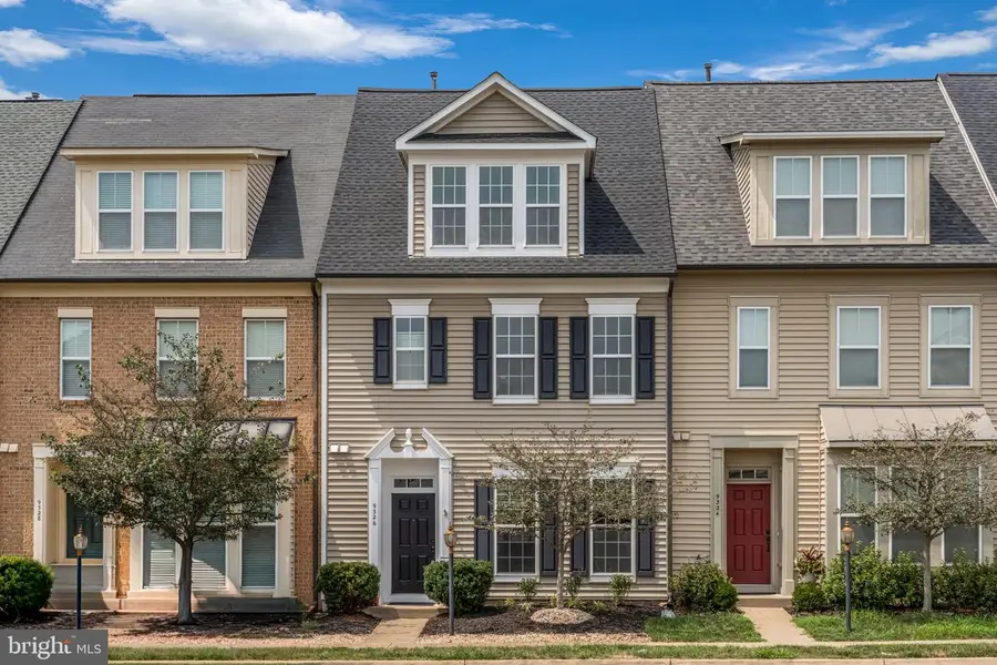 9326 Alvyn Lake Cir, Bristow, VA 20136 - #2