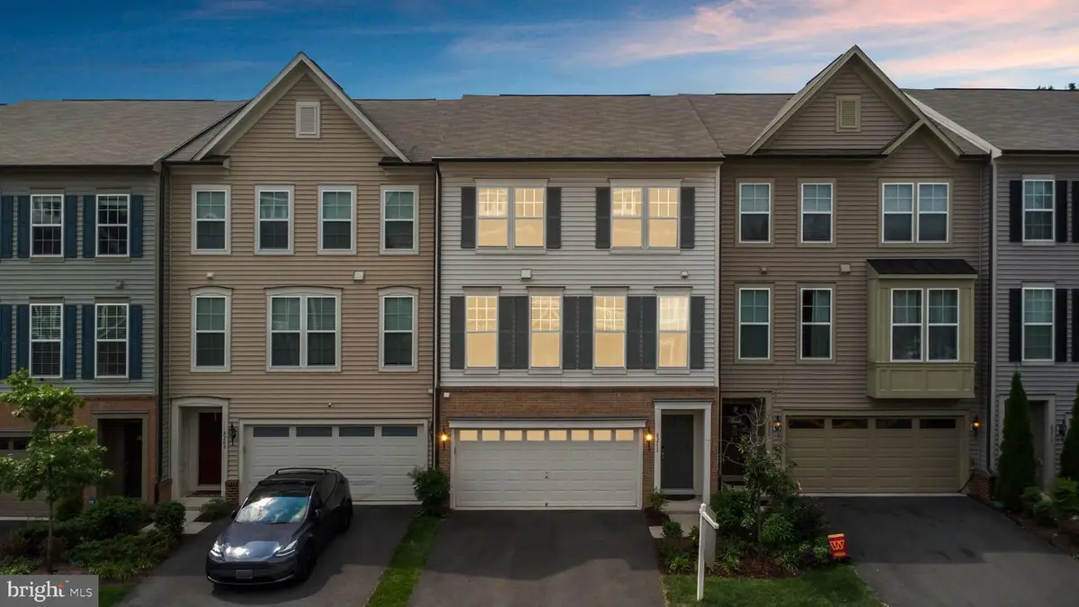 8211 Handsome Joe Ln, Manassas, VA 20111 - #1