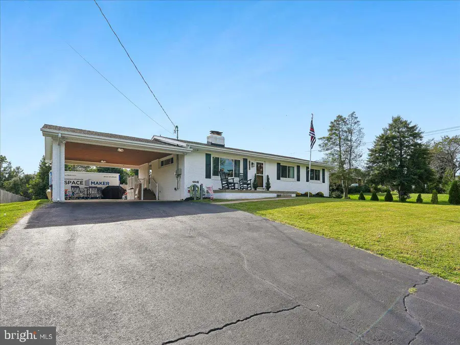 7704 Huron Dr, Gainesville, VA 20155 - #3