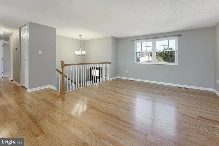 16012 Normandy Ct, Woodbridge, VA 22191 - #2