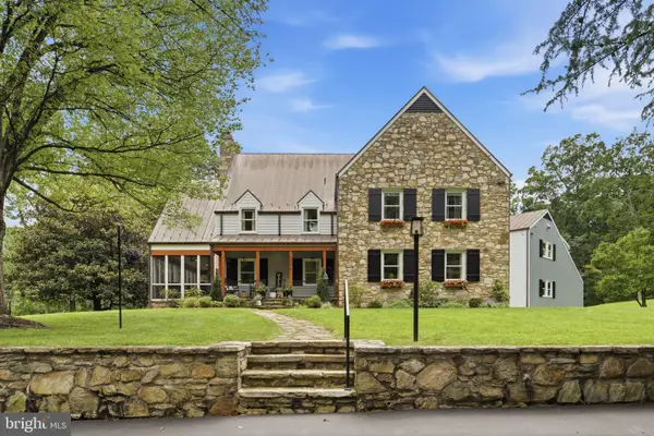 3204 Mountain Rd, HAYMARKET, VA 20169