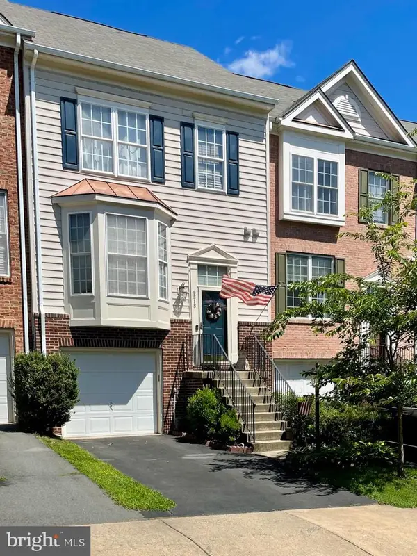 9818 Cheshire Ridge Cir, MANASSAS, VA 20110
