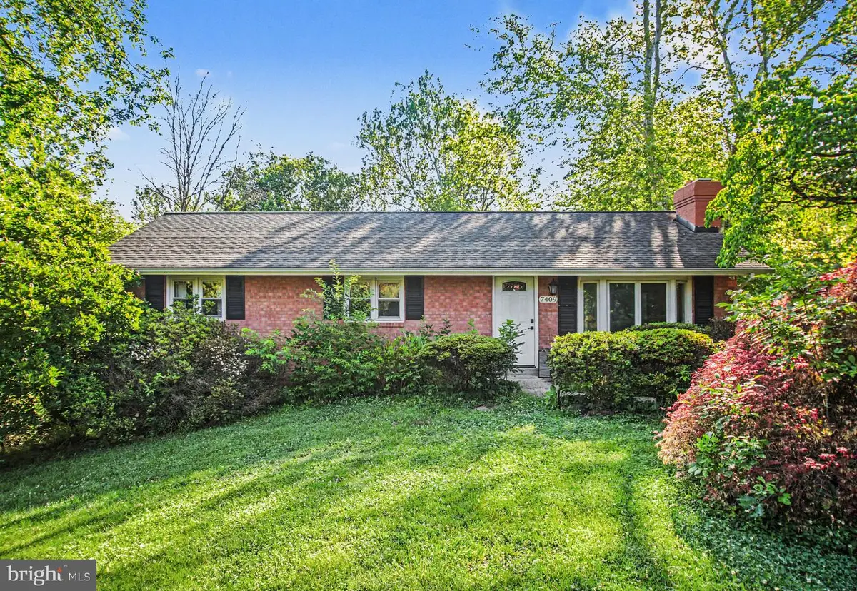7409 Lake Dr, Manassas, VA 20111 - #1