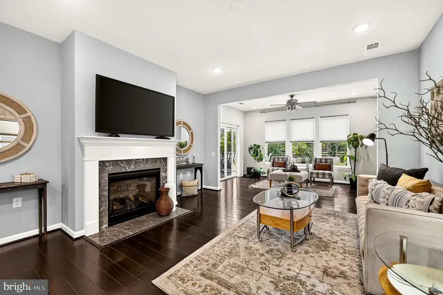 6295 Virginia Bluebell Ln, Haymarket, VA 20169 - #3