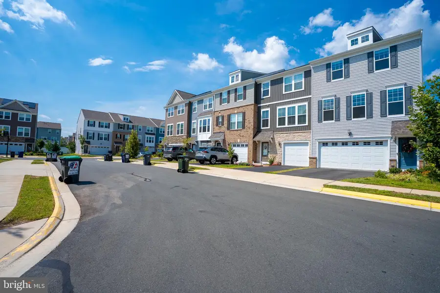 8790 Kensington Church St, Manassas, VA 20112 - #2