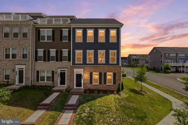 17279 Turnstone Dr, DUMFRIES, VA 22026