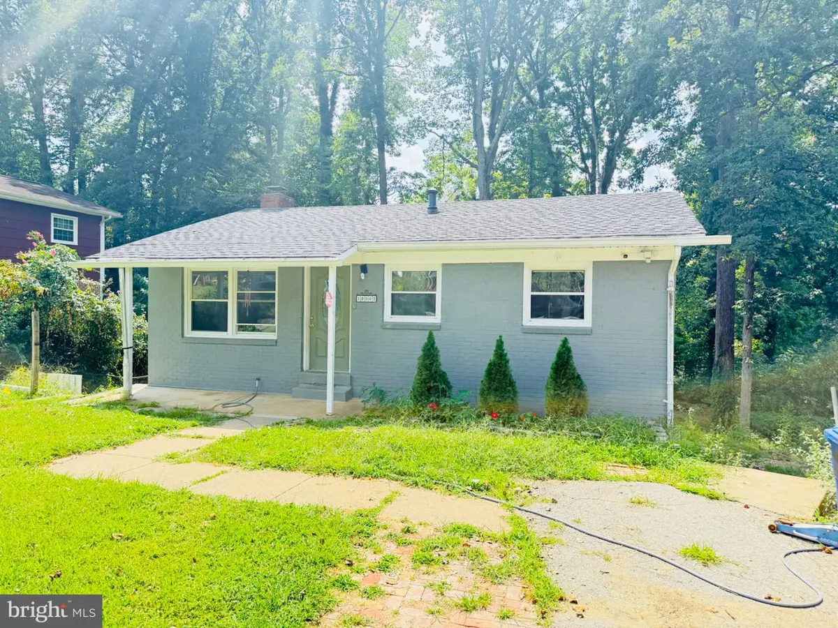19002 Red Oak Ln, Triangle, VA 22172 - #1