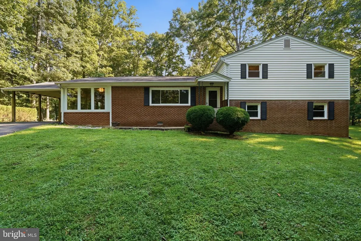 7205 Signal Hill Rd, Manassas, VA 20111 - #1