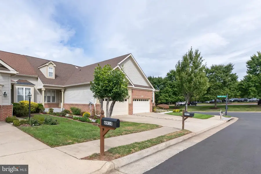6912 Birkenhead Pl, Gainesville, VA 20155 - #2