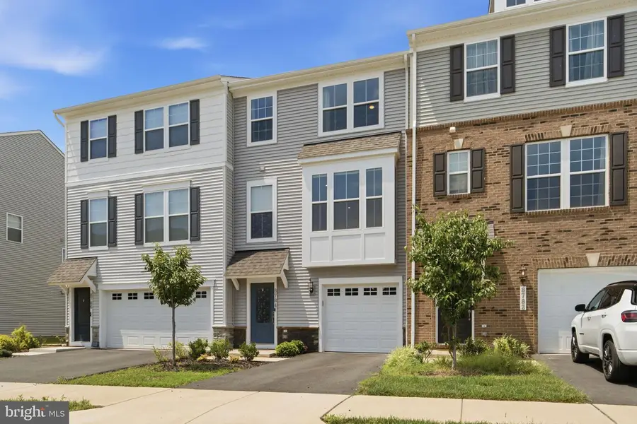 8784 Kensington Church St, Manassas, VA 20112 - #2