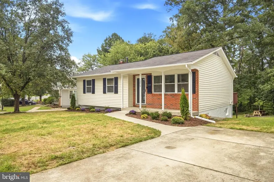 12615 Valleywood Dr, Woodbridge, VA 22192 - #2