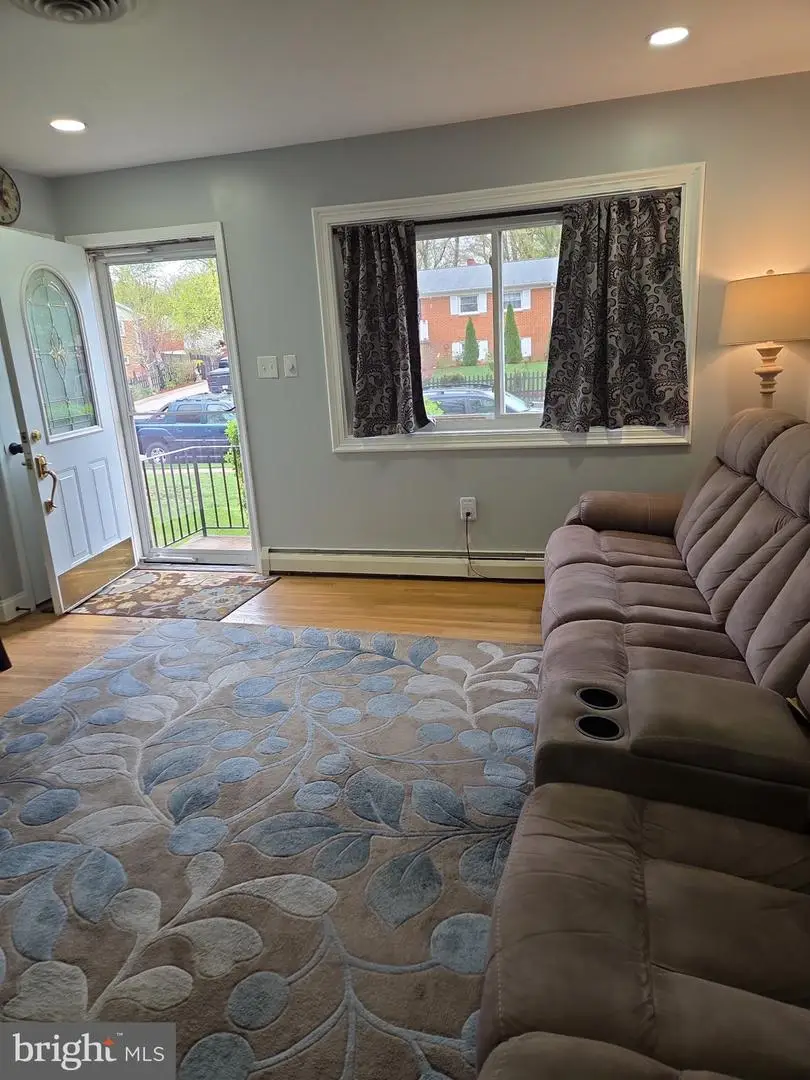 2208 Emporia St, Woodbridge, VA 22191 - #3