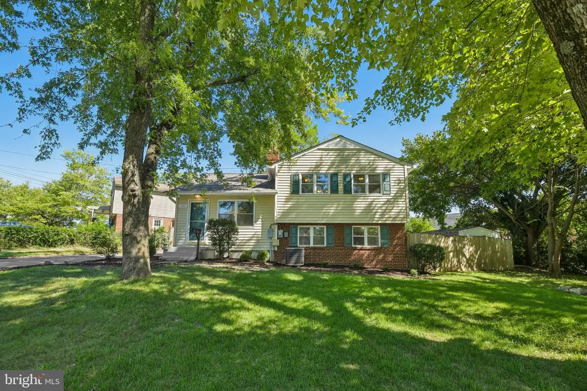 13401 Baxter St, Woodbridge, VA 22191 - #1