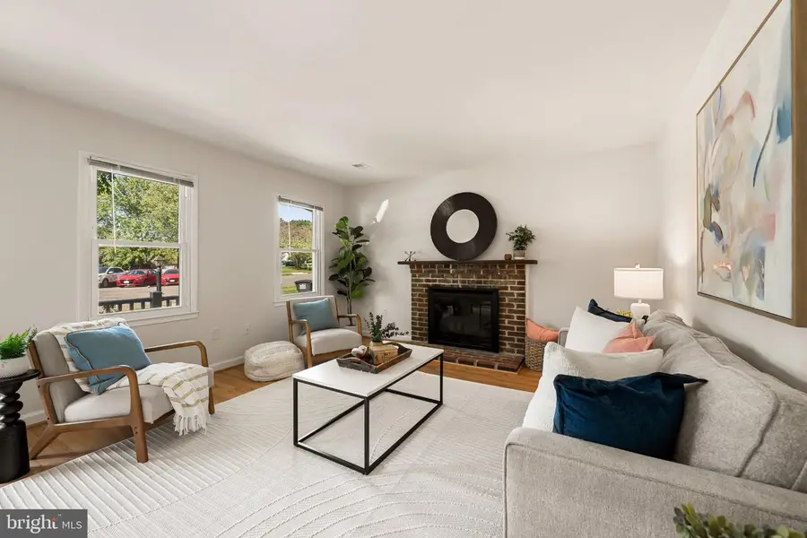 5277 Miles Ct, Woodbridge, VA 22193 - #2