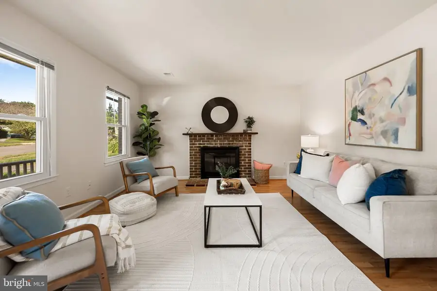 5277 Miles Ct, Woodbridge, VA 22193 - #3