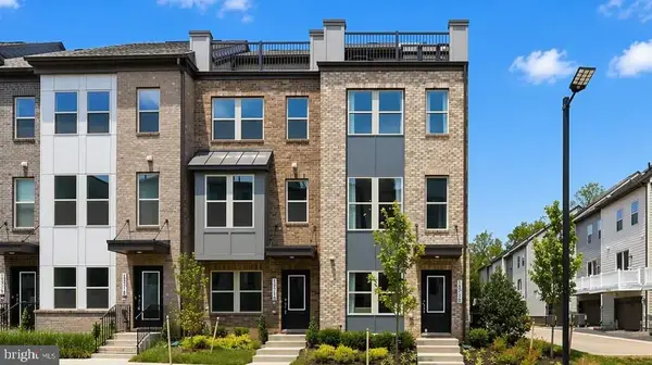 3742 District Dr, WOODBRIDGE, VA 22193