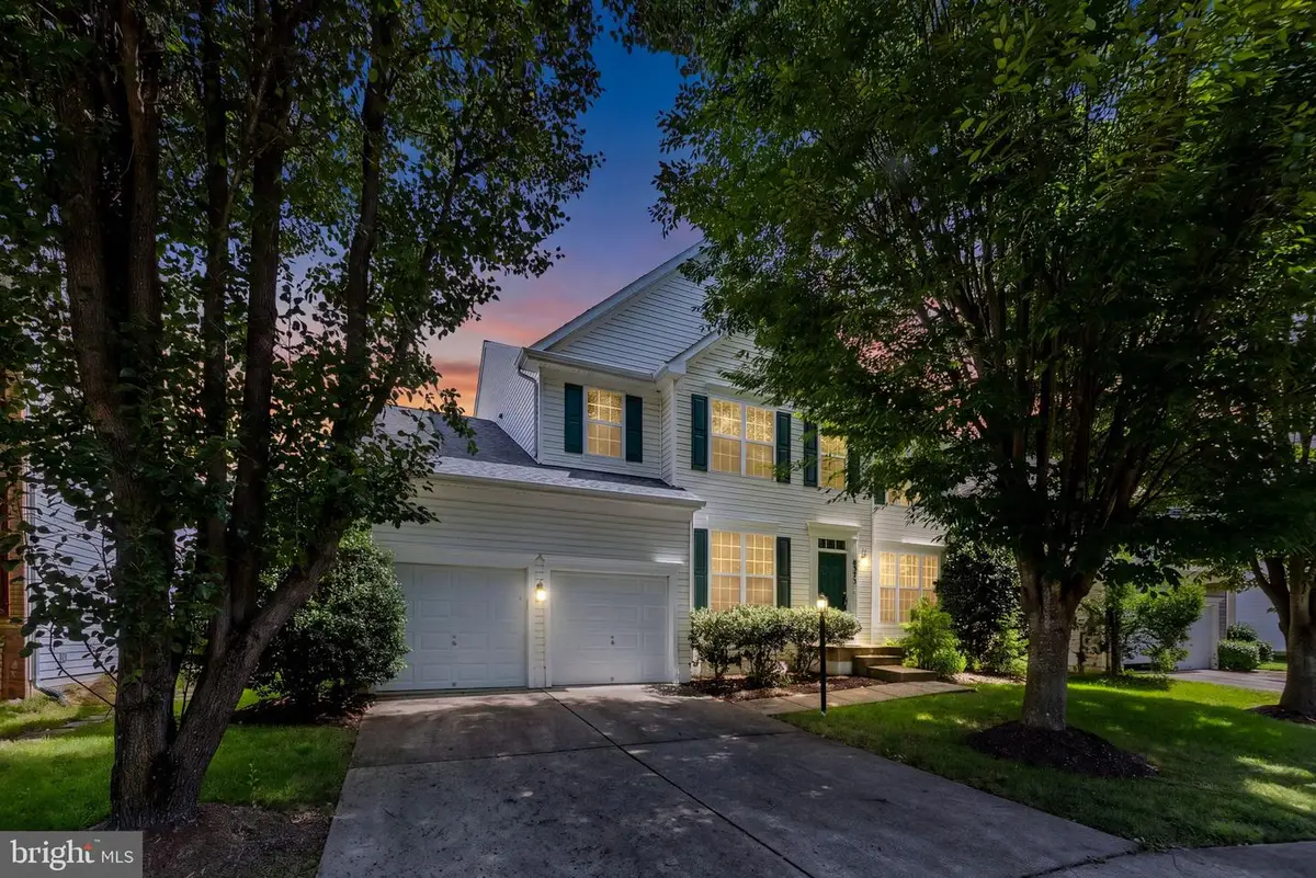 8373 Tenbrook Dr, Gainesville, VA 20156 - #1