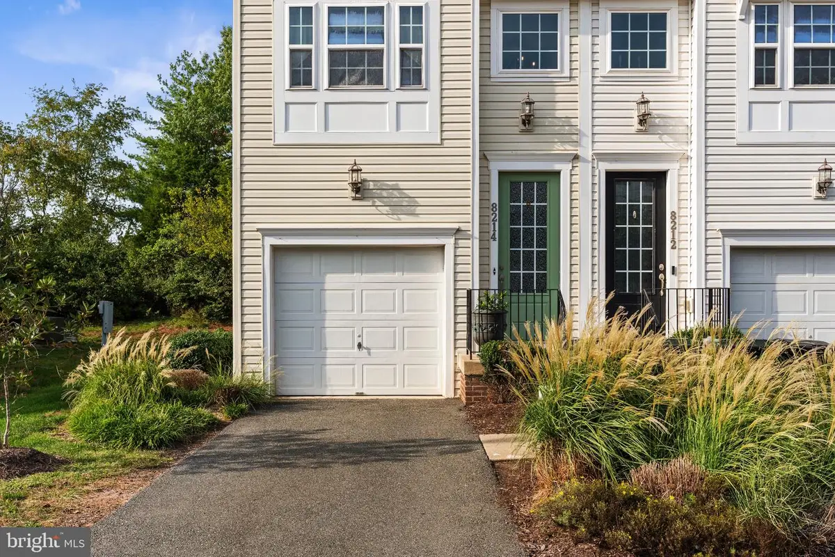 8214 Heritage Crossing Ct, Manassas, VA 20109 - #1