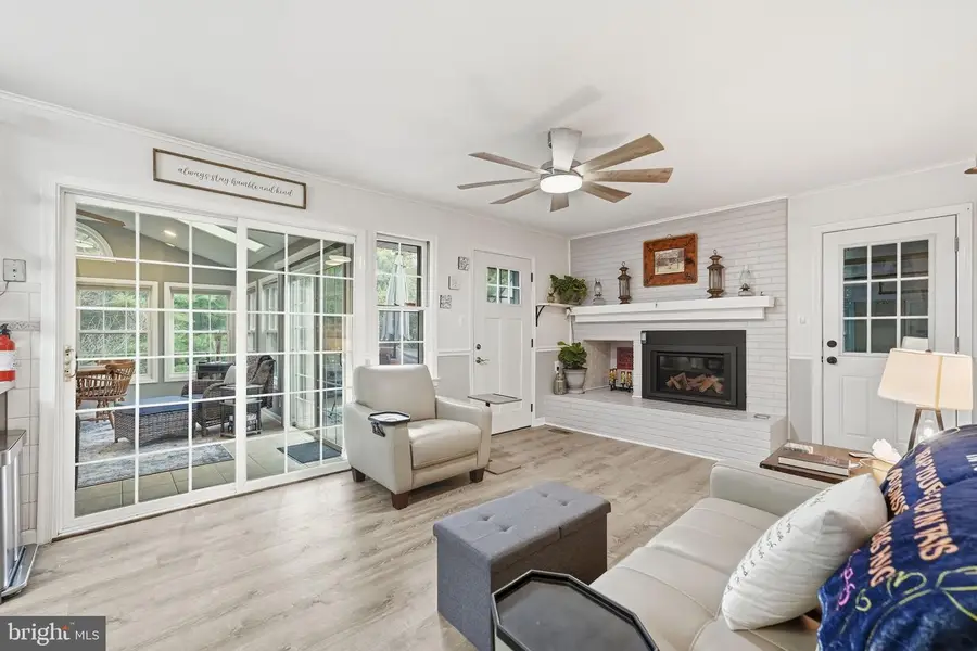8114 Hillcrest Dr, Manassas, VA 20111 - #2